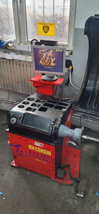 Wyważarka Corghi Em8070 LCD
