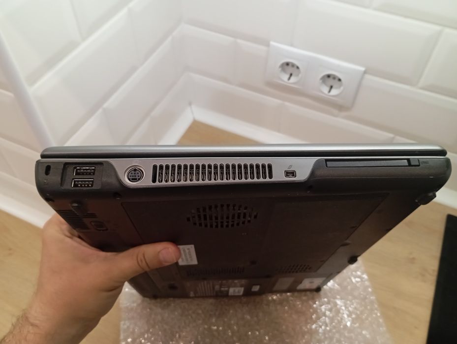 Ноутбук Gateway PA6A Екран 17" У робочому стані (Без HDD)
