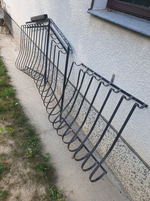 Barierka schodowa barierka na schody gięta balustrada gięta schodowa