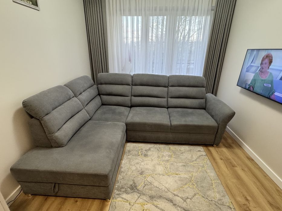 Narożnik z funckją spania i regulowanymi zagłówkami