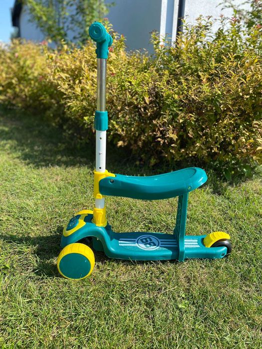 Hulajnoga dla dzieci trójkołowa LED z siedziskiem