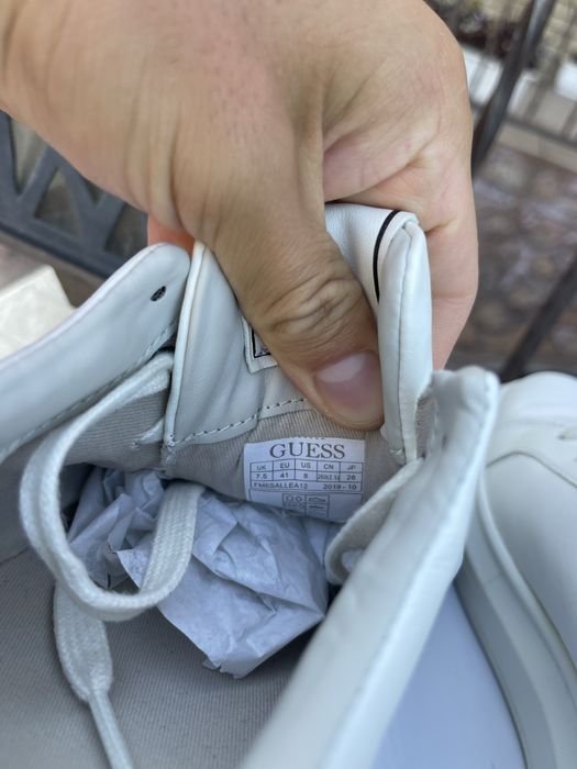 Кросівки Guess 41 розмір