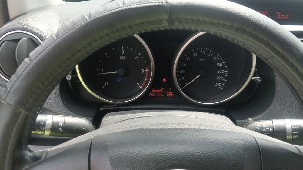 Мазда 5  1.6 дизель