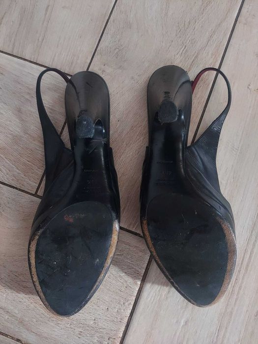 PRADA Czarne skórzane buty z odkryta piętą 40.5