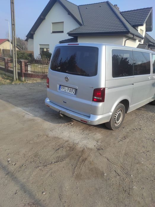 Volkswagen T5 / 2009r. / 1.9 TDI / 9 os.