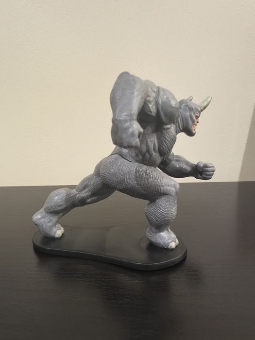 Rhino Marvel Spider Man figura com base para exposição