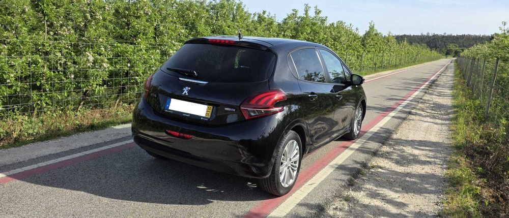 Peugeot 208 — fotografia 5