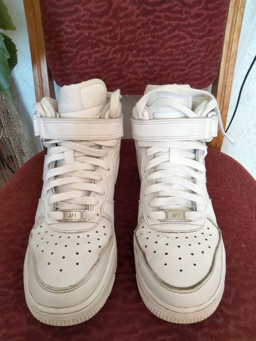 Жіночі кросівки Nike Air Force 1 Mid  36 (23 см)