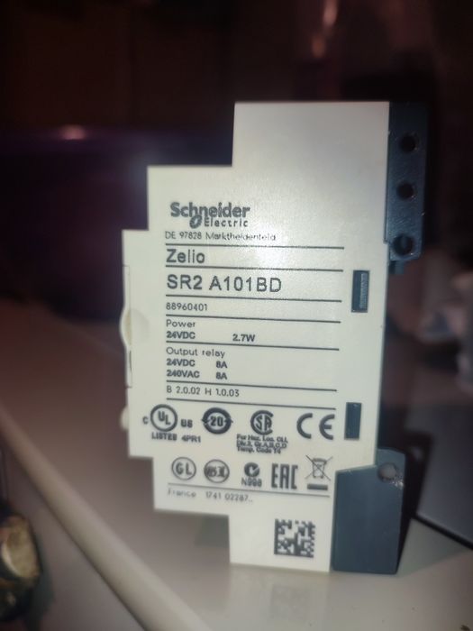 интеллектуальное реле SR2A101BD, Zelio Logic SR2 SR3,