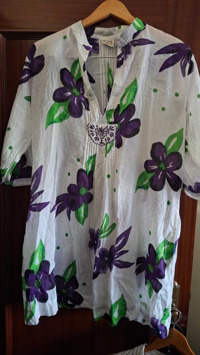 Blusas e tunicas femininas diversos tamanhos e cores, a 5€ cada+portes