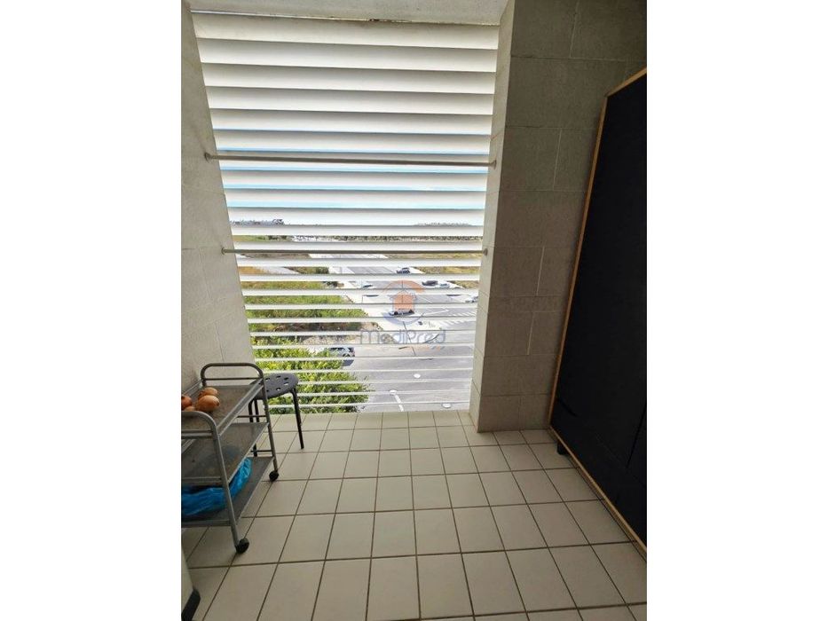 Apartamento T2 com Varanda, Parqueamento e Arrecadação | Alta de Li...