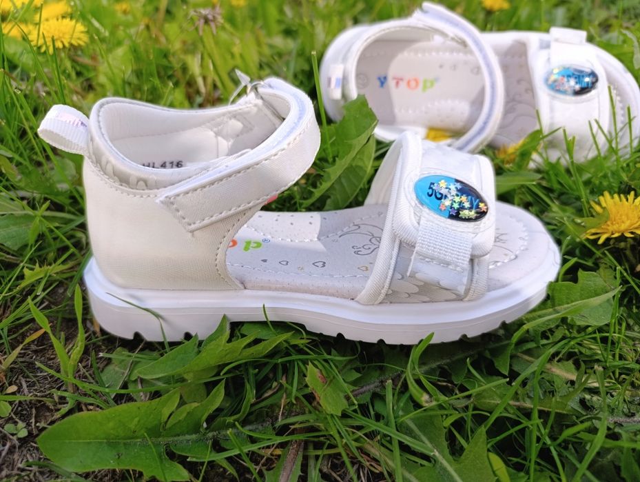 Босоніжки для дівчинки з твердою п'яткою. Босоножки для девочки
