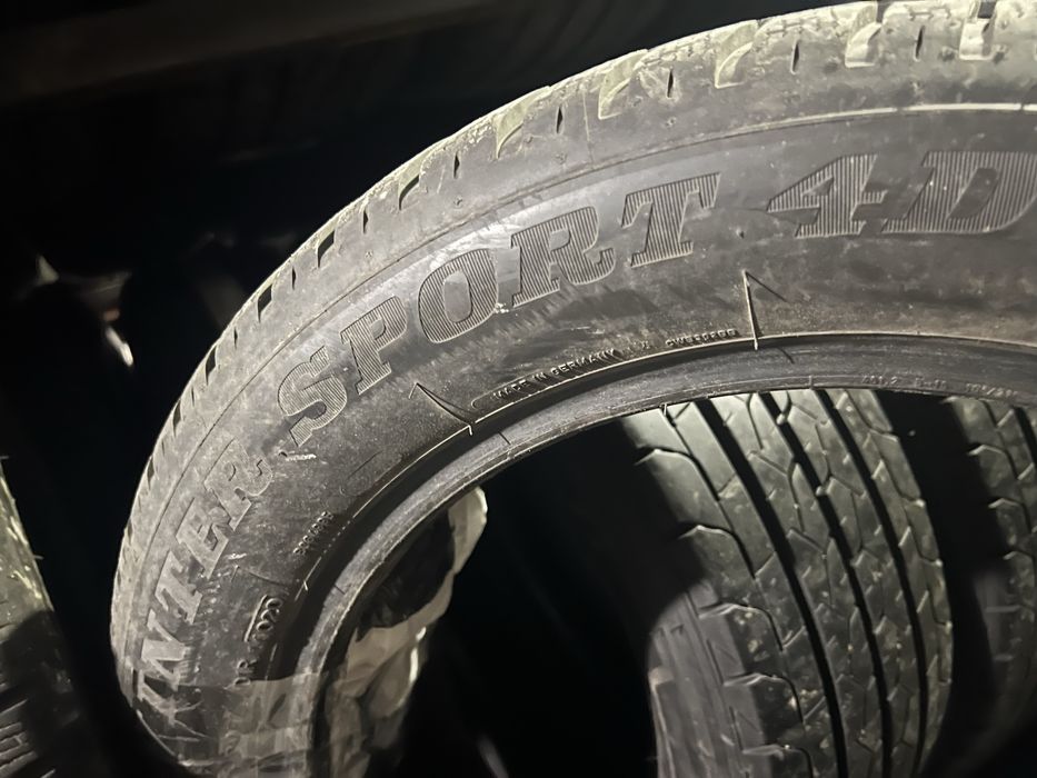 666 Зимние шины R18 215/55 Dunlop DSST