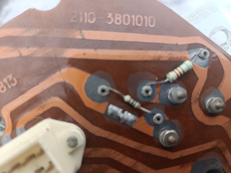 Панель приладів ВАЗ 2110