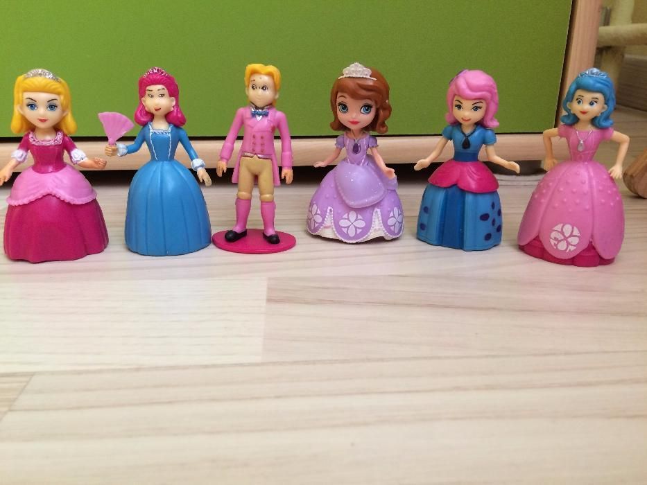 Figurki Jej Wysokość Zosia i dodatki + zegarek Hello Kitty
