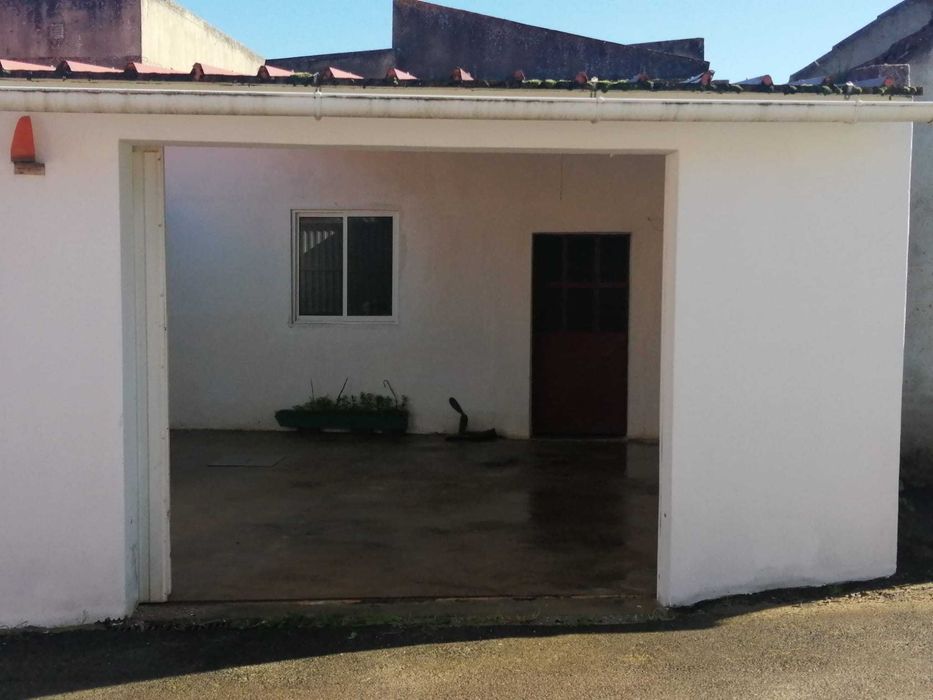 Moradia independente, T2 +1 e Alpendre, em Alenquer