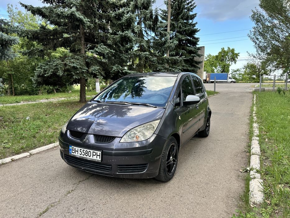 Продам Mitsubishi Colt 2005 год.