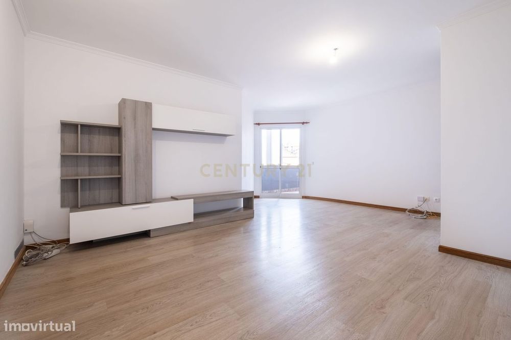 Apartamento T2 para Arrendamento – Centro do Funchal, Ilha da Madeira