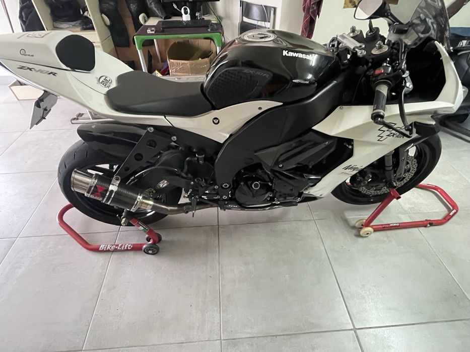 Kawasaki ZX10R 2008  branca e preto  28000  km