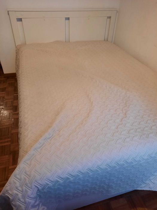 Cama de Casal branca