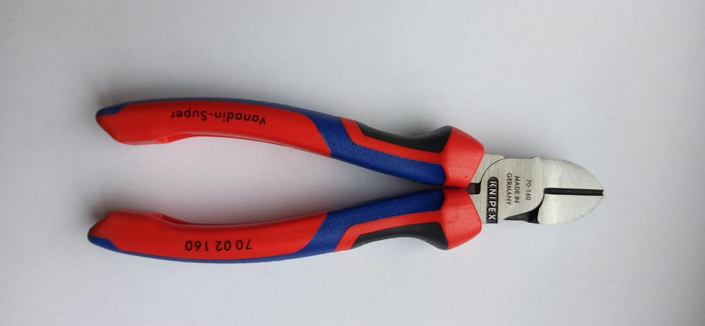 Szczypce boczne do cięcia KNIPEX.