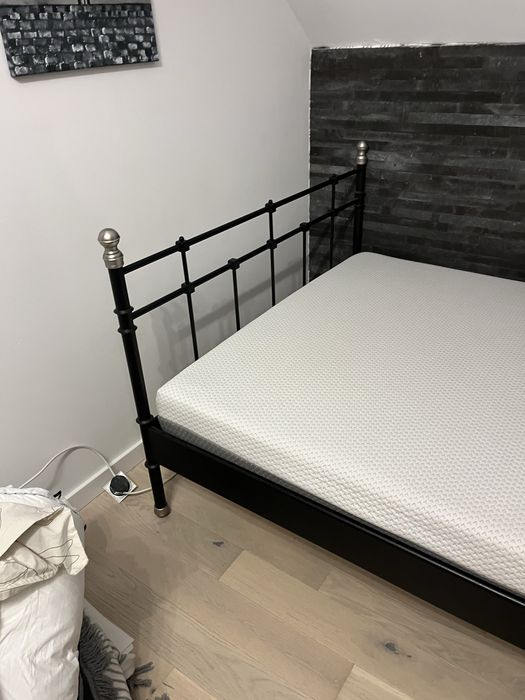 Łóżko sypialniane dwuosobowe 140cm na 200 cm wraz z materace