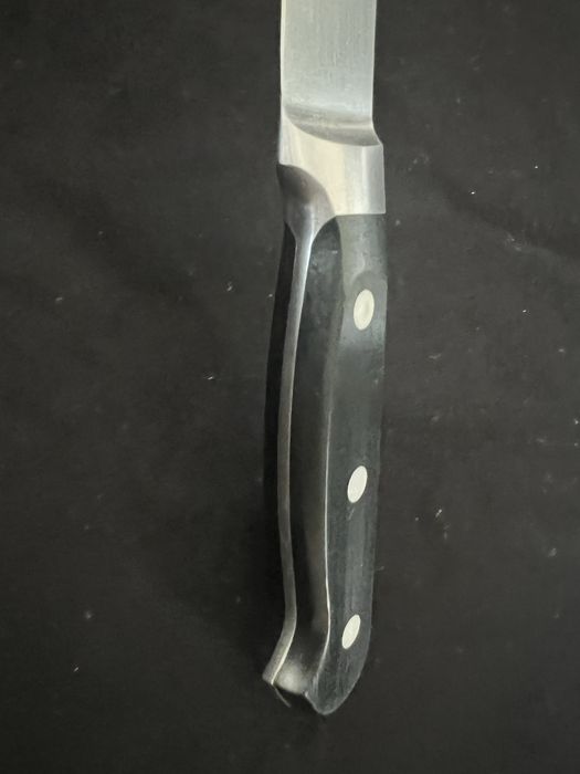 Nóż Fiskars Chef de Luxe - do mięsa i pieczeni 23cm 797928