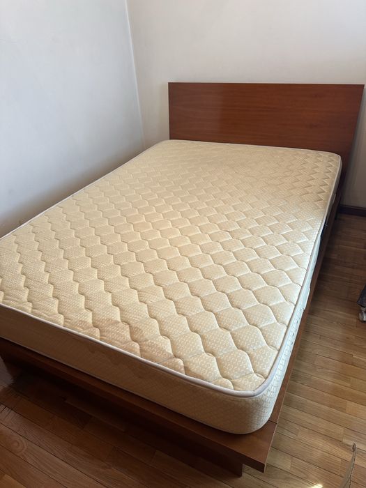Cama em cerejeira