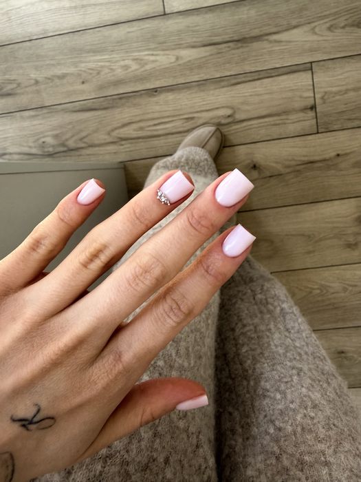 Paznokcie hybrydowe/ pedicure
