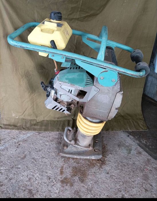 Sprzedam stopę do ubijania pod kostke brukowej HONDA