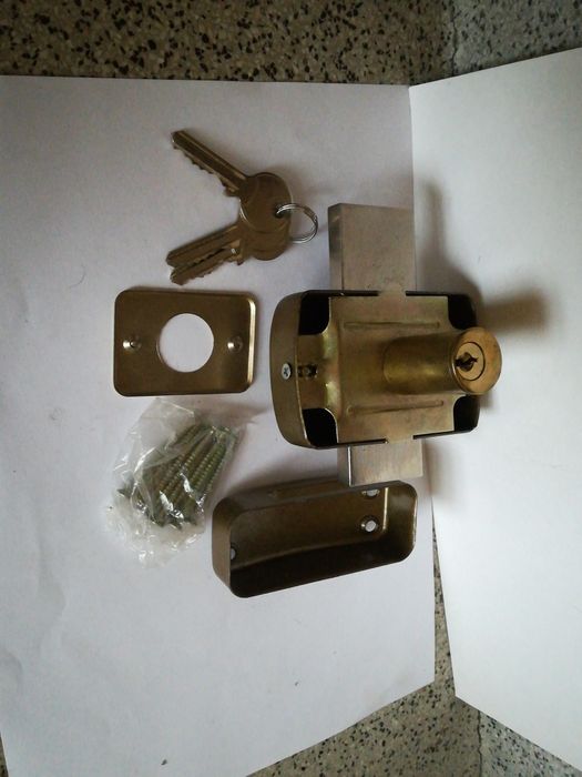Fechadura Dupla com chave dos dois lados NOVA e embalada