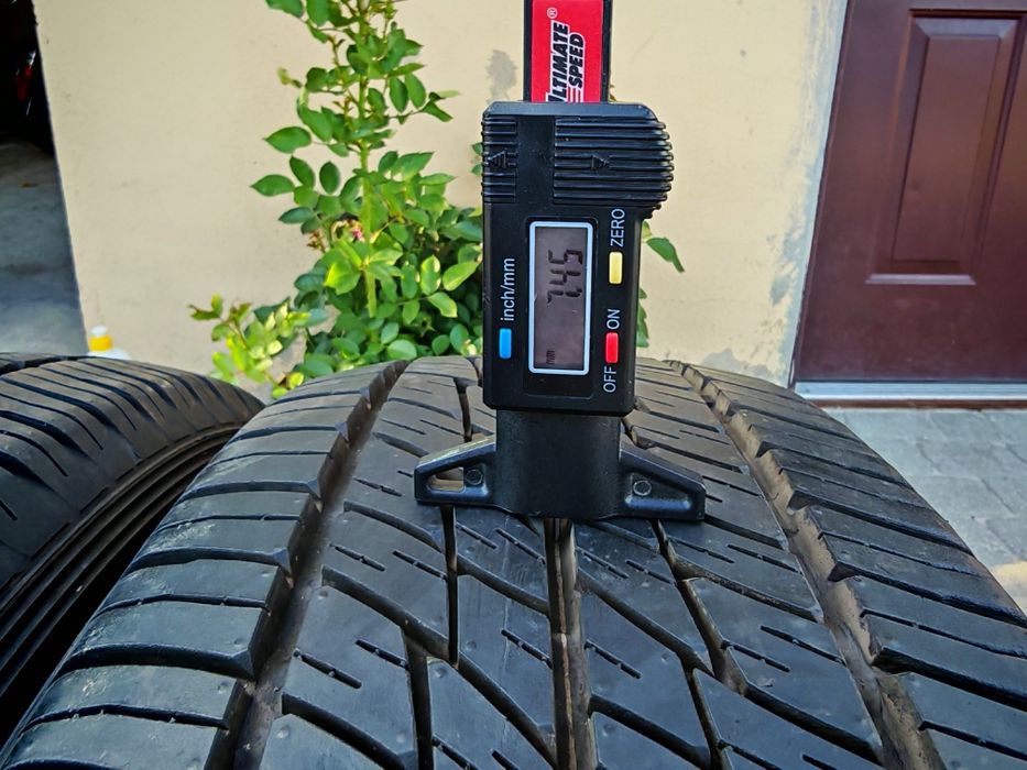Opony wielosezonowe  Dunlop 235/60/16 cena za 2 szt.