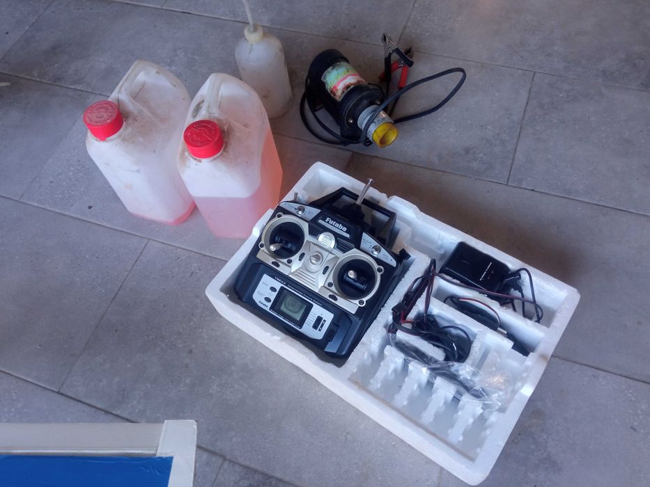 Avião Trainer comando Futaba 6 canais e extras