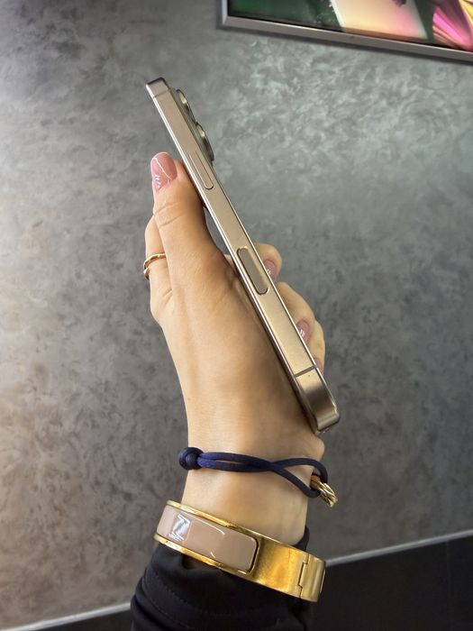 Б/у IPHONE 16Pro 256 Natural Titanium Neverlock Костюшка,5 igrand