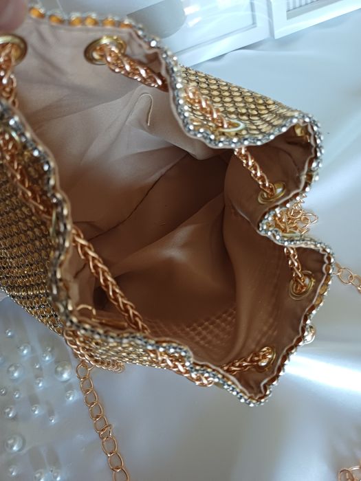 Złoty wizytowy plecaczek