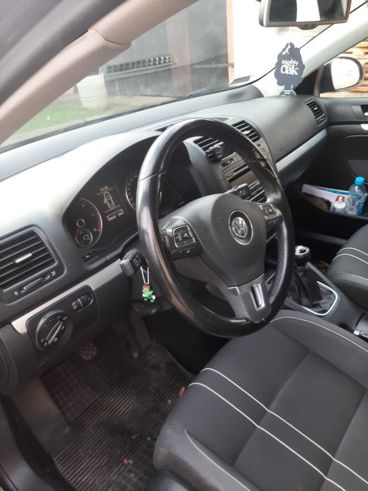 samochód sobowy marki vw jetta