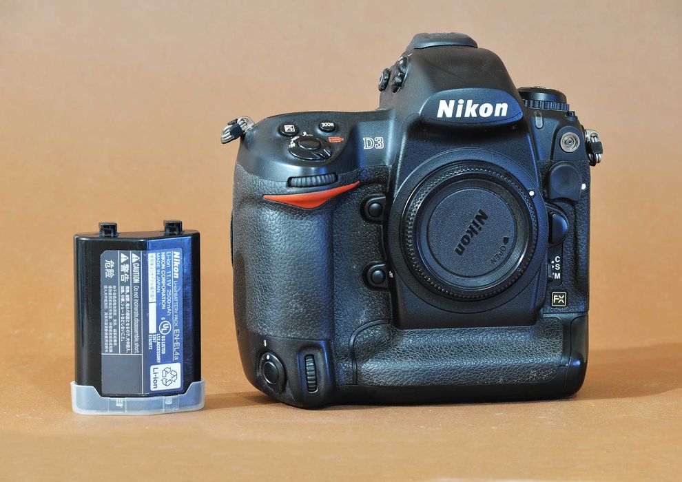 Продаю Nikon D3 боди.