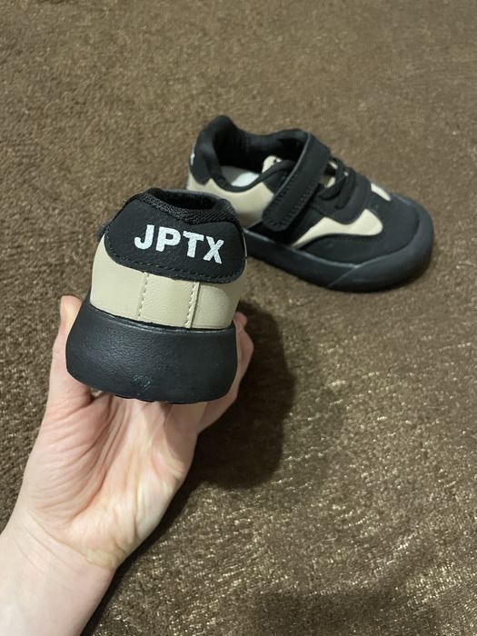 Кросівки дитячі