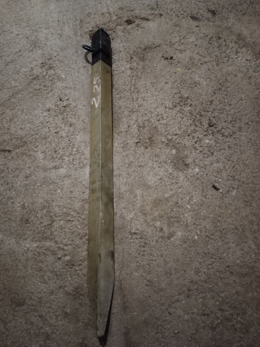 Kotwa, śledź do masztu.