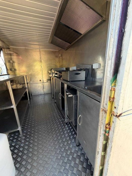 Roulotte / Trailer de Comida Equipado - Pronto a Faturar