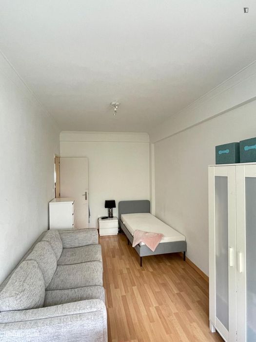 Quarto - localizado em Benfica Lisbon