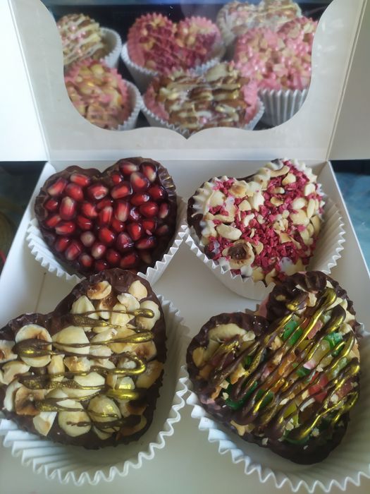 Сердечки з бельгійського шоколаду з натуральними додатками (Barry Cal)