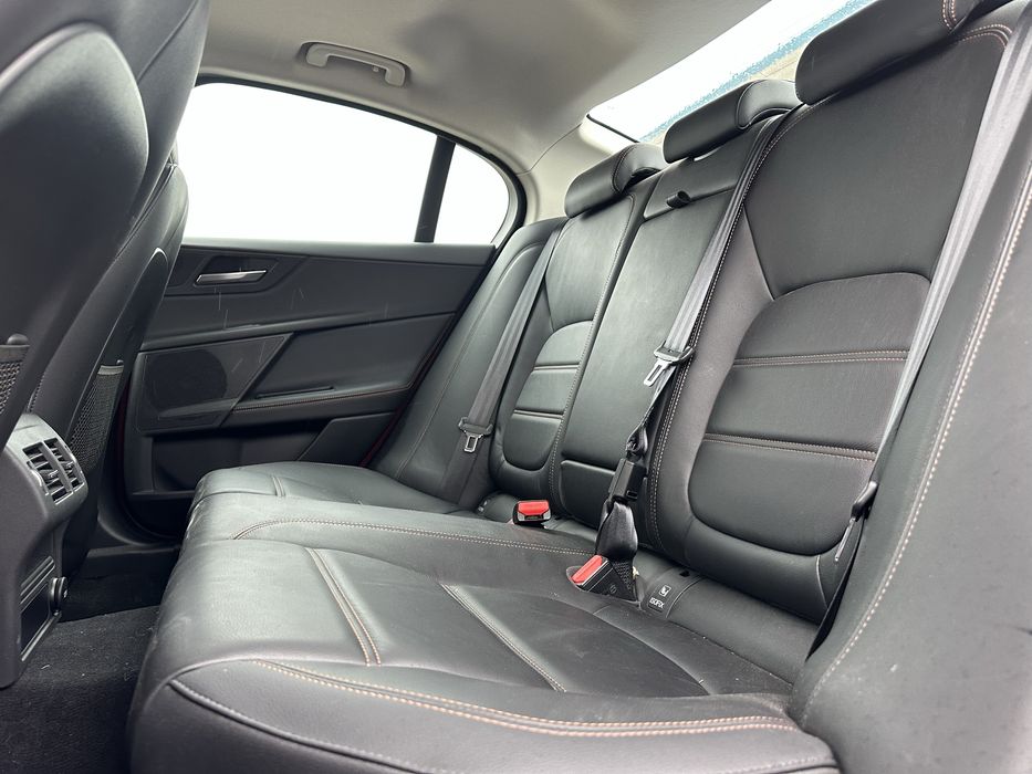 Jaguar XE 2.0D Prestige Caixa Automatica Aceito Retoma