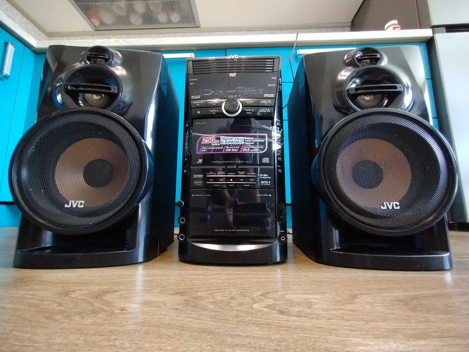 Караоке JVC 500 Вт ( Блютуз / AUX / USB / DVD / MP3 / CD / Bluetooth)