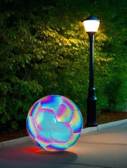 Світловідбиваючий футбольний м'яч для асфальту та трави
ламінований