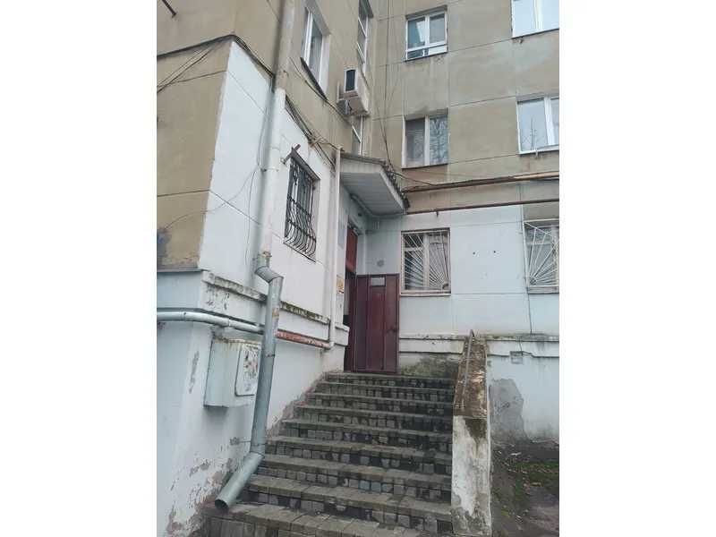 Нежитлове приміщення 89,8 кв. м, вул. Соборна, 19