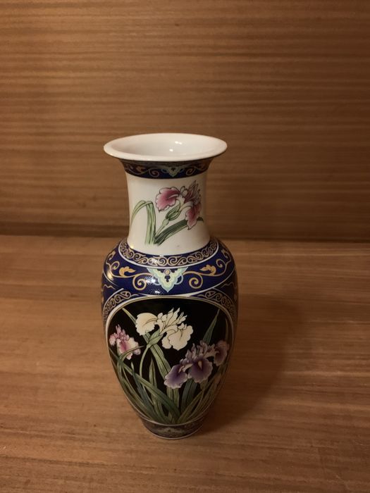 Jarro de porcelana japonesa