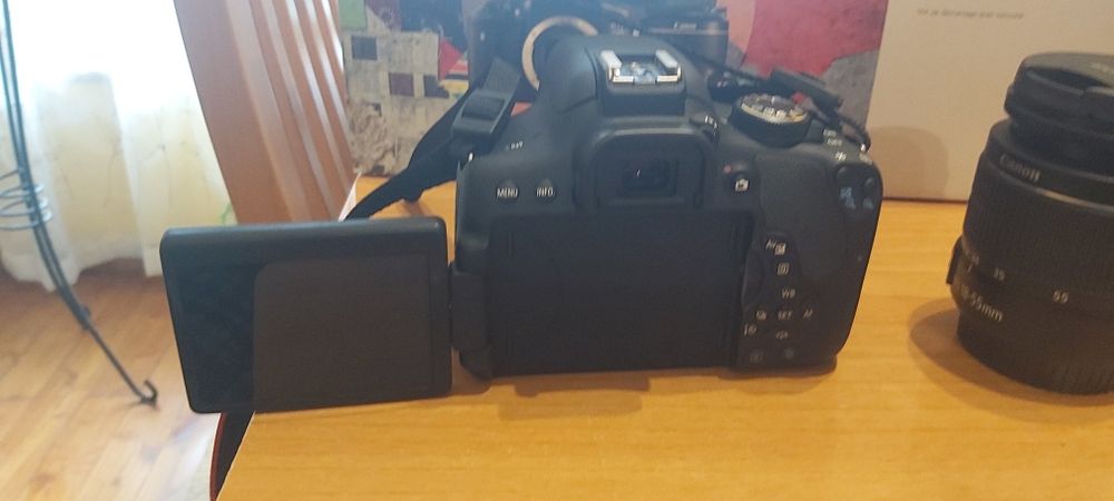 Canon EOS 750D + lente EF-S 18-55mm + saco canon + cartao 16gb