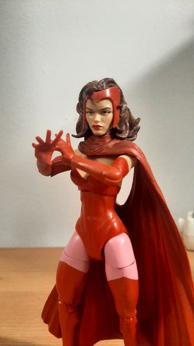 Scarlet Witch (Marvel Legends)