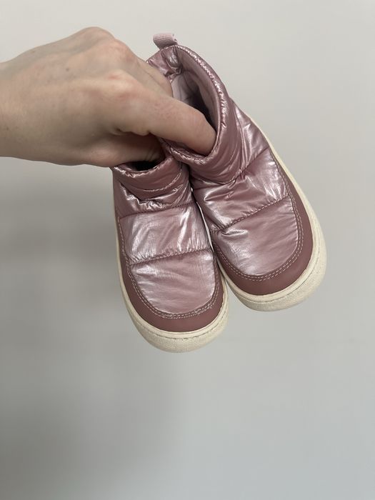 Продам zara ботики 25 розмір 15,5 устілка по бірці